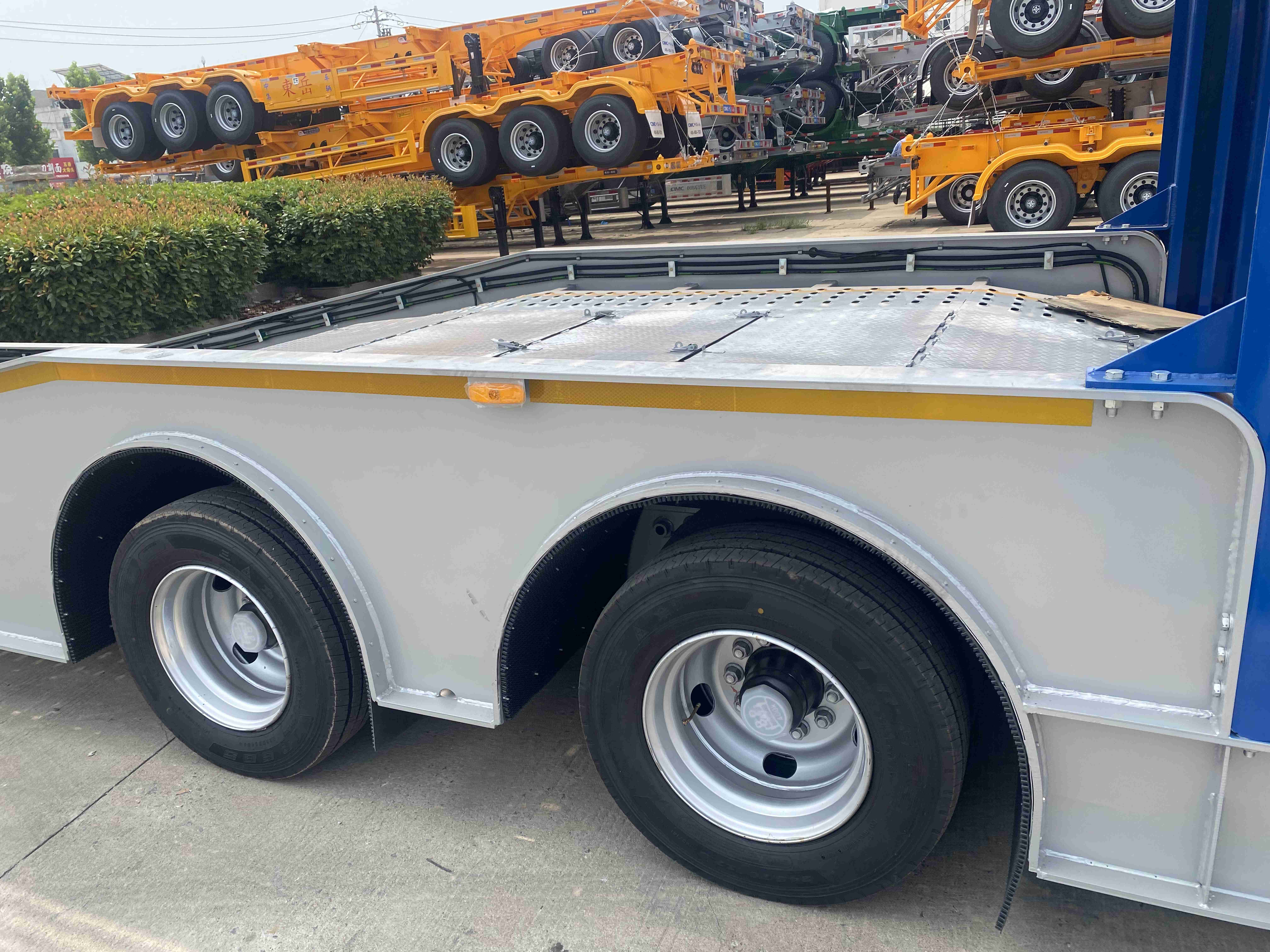 CIMC 2 or 3 Axles Car carrier Transport Semi Truck Trailer 9 Car Transport Vehicle Semi Trailer factory direct for Sale