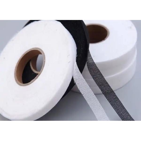 China Light Weight 60-80g/M2 Polyester Cotton Interlining For Garment Reinforcement factory
