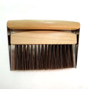China 13x8x4cm Wood Broom And Dustpan Set Table Cleaning Tools on sale