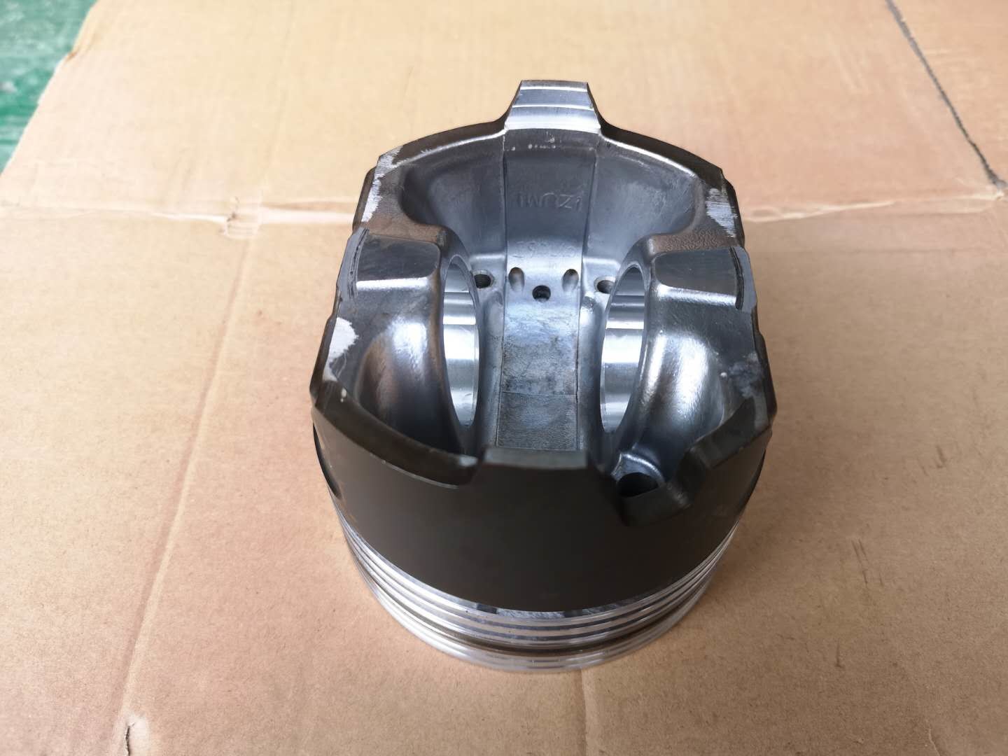 V Type 10PE1 Isuzu EXR CXZ Engine Piston 1121118130 Square Combustion Chamber Code 6780