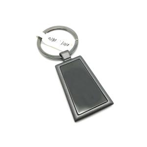 China Individual Polybag Package Metal Keychain Holder with Customized Logo Engraving factory