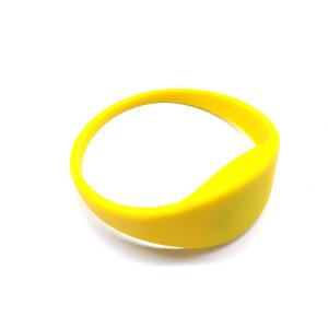 China Durable MF1 IC S50 13.56 Mhz RFID Wristband / Colorful Classic 1k Wristband factory