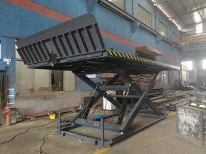China Hydraulic Dock Lift Automatic Lifting2000mm, Lift Table 2000mm*3400mm For Container Unloading factory