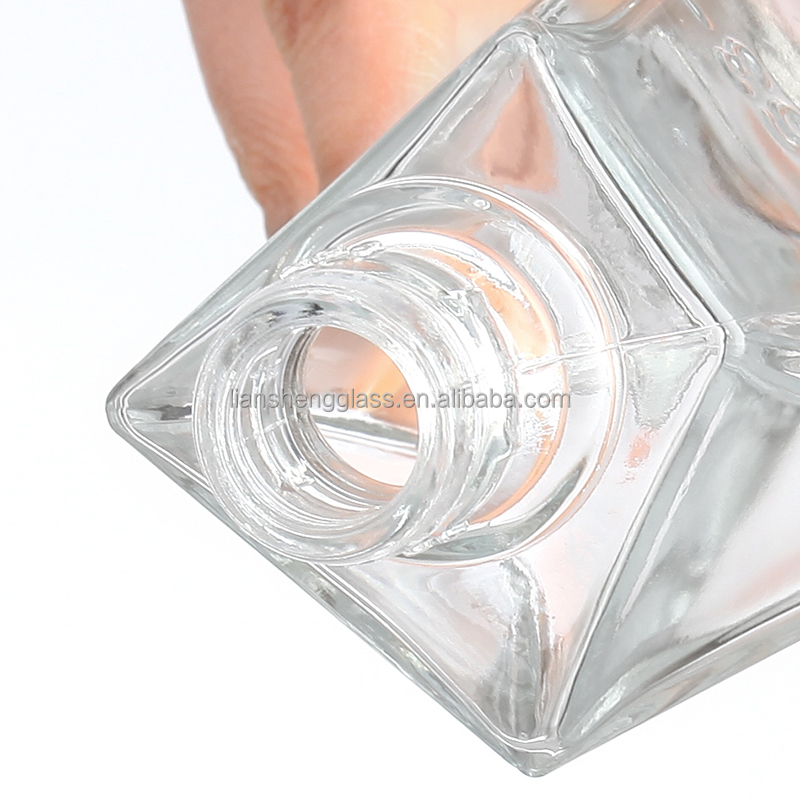Glass Bottle for Gin Vodka Whisky Tequila Liquor with Stopper Customized Bottle Color