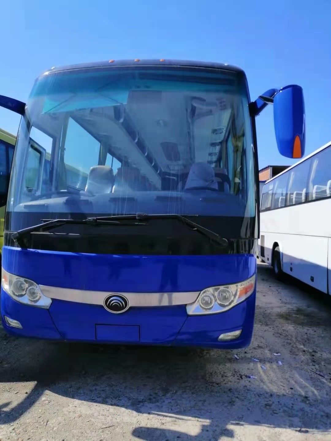 Yutong ZK6117 55 Seats New Bus Steel Chassis Rear Diesel Engine Bus Euro III