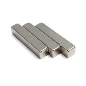 China 33EH Sintered Rectangular Silver Magnets Ni Coated Permanent Magnet factory