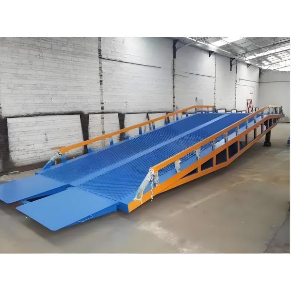 Adjustable Mobile Loading Dock Ramp With 6-12 Meters Travel Speed / Anti Slip