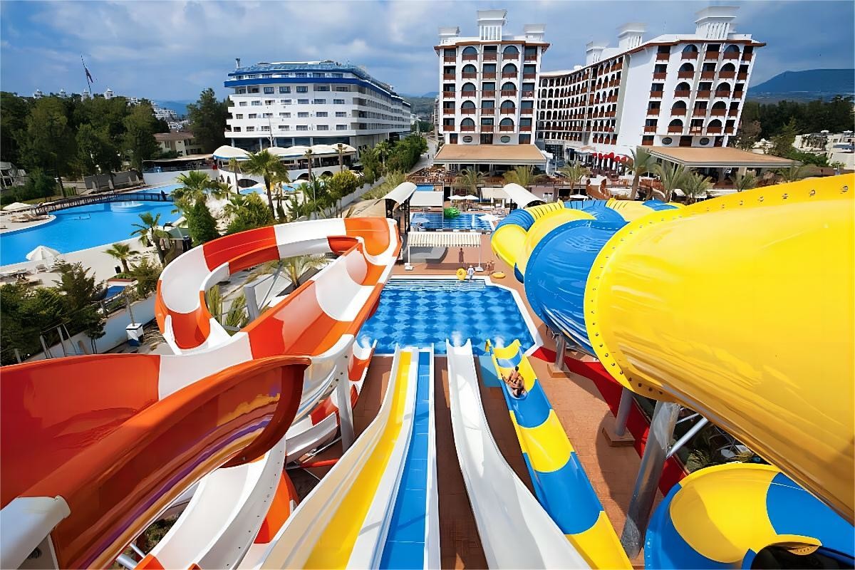 Outdoor Commercial Water Park Swimming Pool Games Aquatic Fiberglass Slide For Children