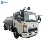 Howo 116hp 5000L Capacity 4x2 Light Duty Fuel Tanker Lorry With Flow Meter