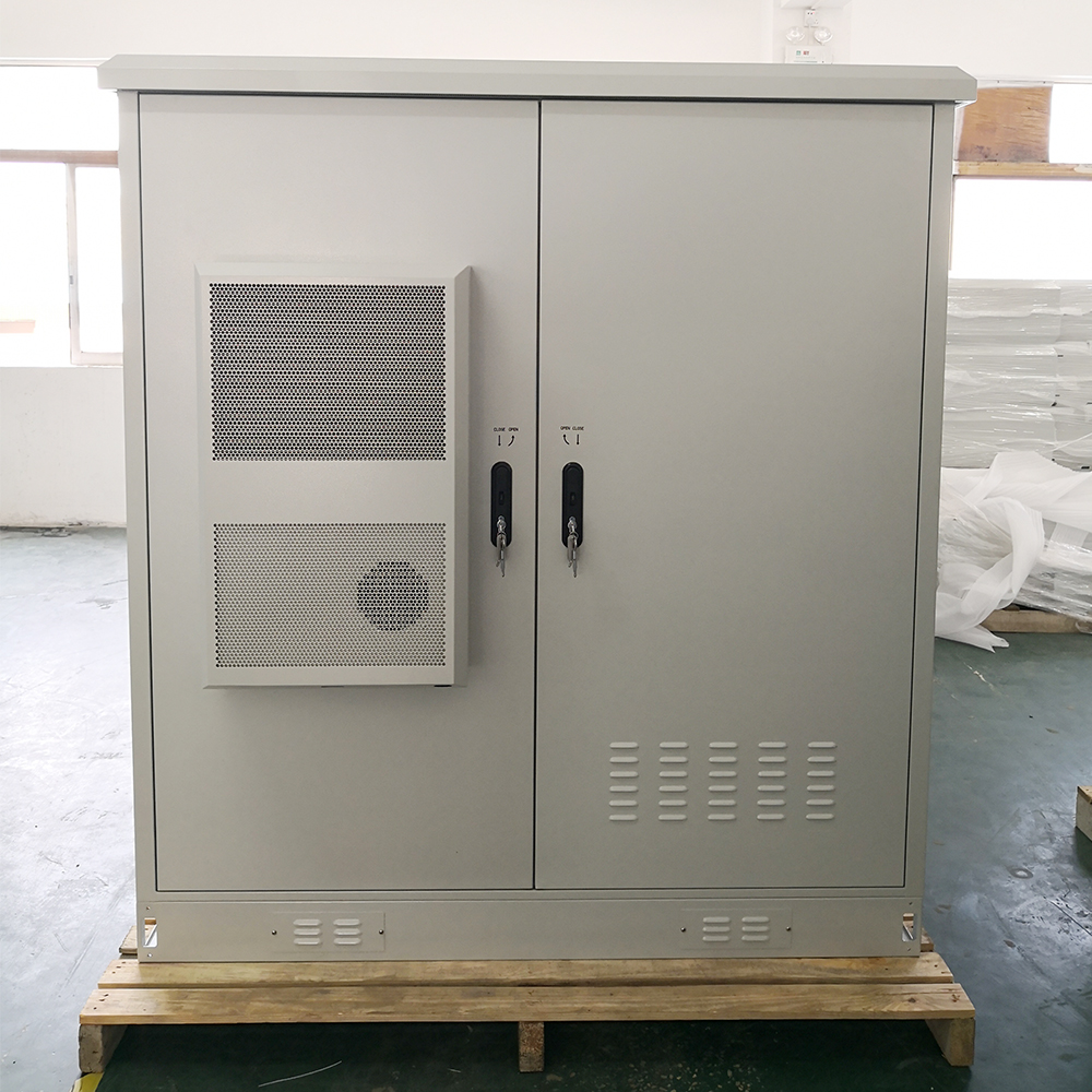 Front Two 2 Doors Outdoor Telecom Cabinet With AC Heat Insulation
