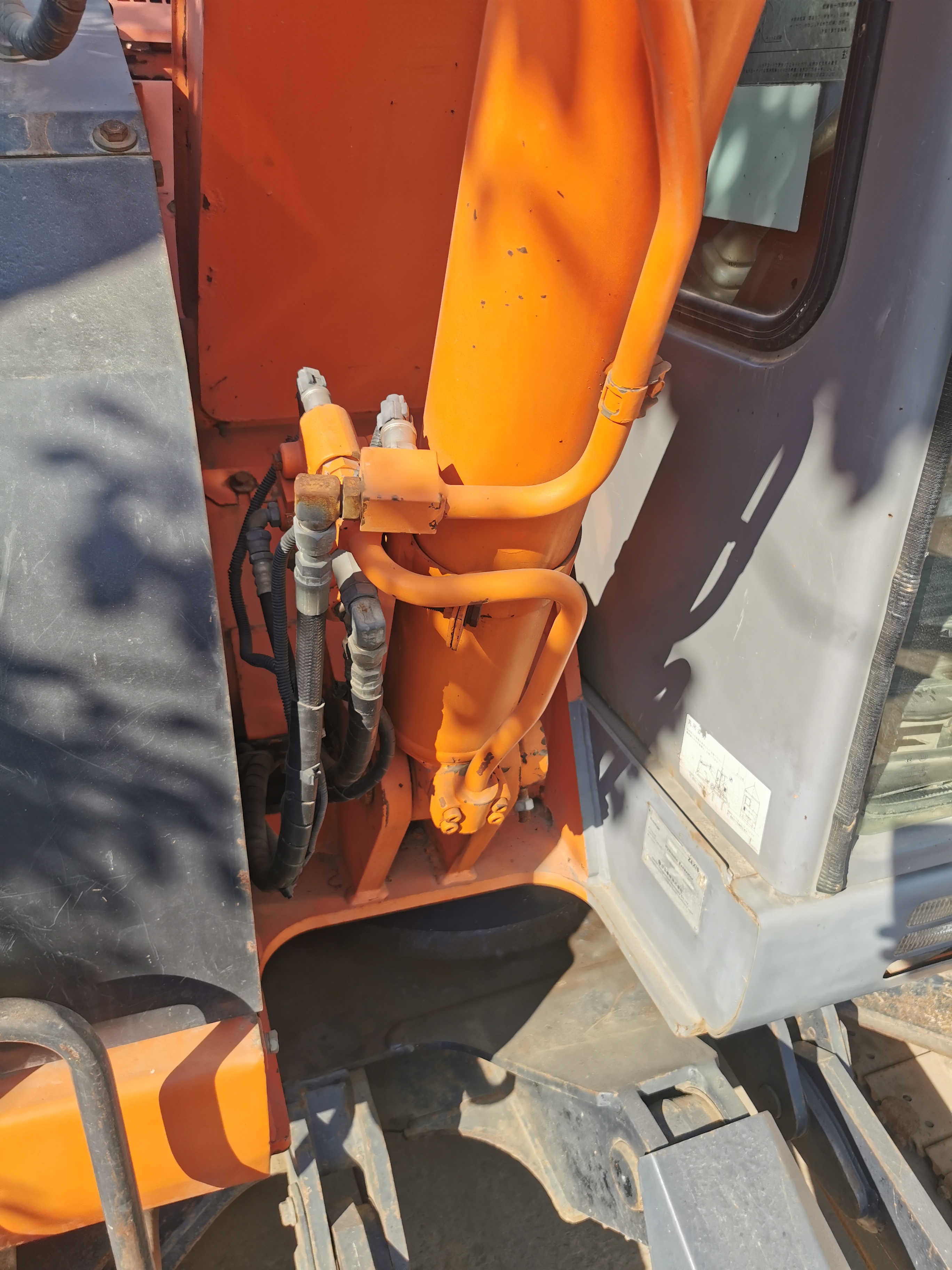ZX75 7.5 Ton Hitachi Japanese Used Excavator Digger with Original Hydraulic Cylinder