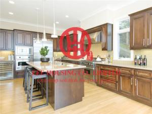 China Modern Elegant Solid Wood Kitchen Cabinet with Excellent Design and Quality factory