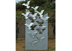 China Flying Large Metal Lawn Sculptures Animal Statue Wall Decoration Modern factory