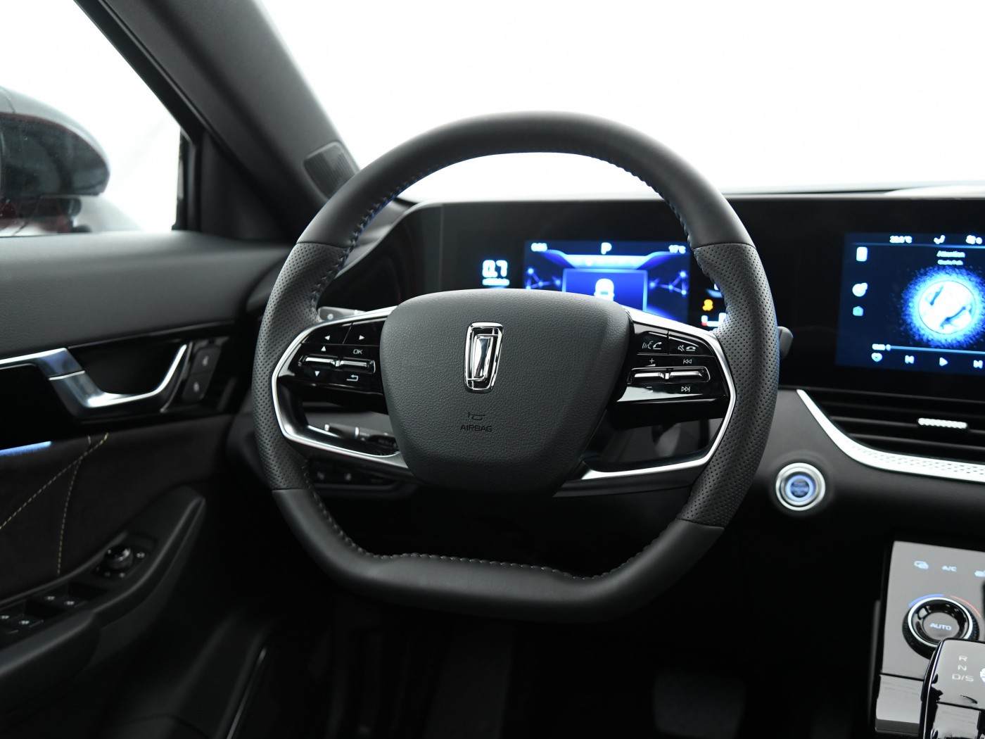 2024 Besturn B70S 's Most Popular 1.5T Universal Defender SUV Car Gasoline SUV with Electric Front Window and Rear Camera