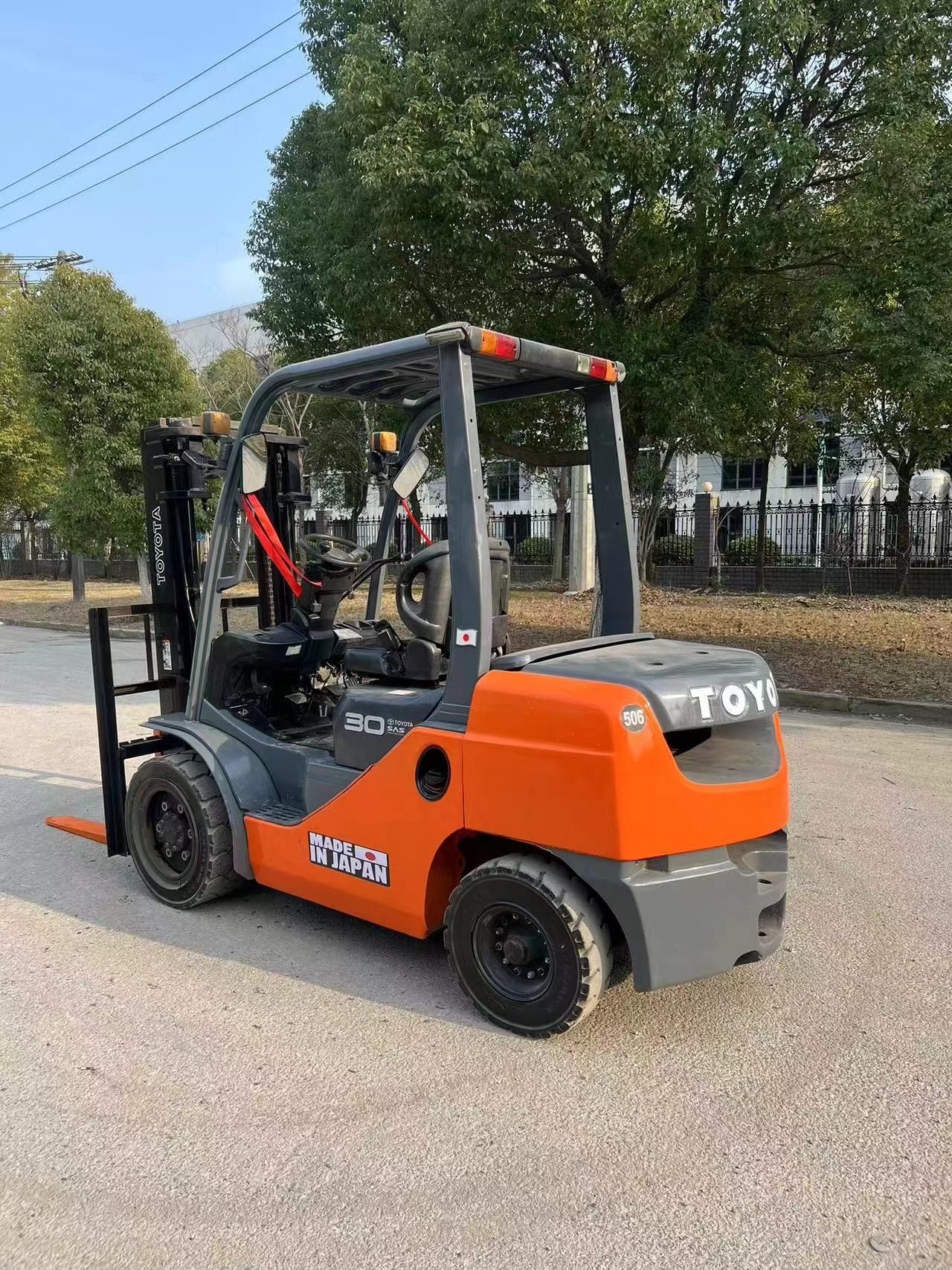 3 tons of second-hand Toyota diesel forklift, Toyota Forklift 8FD30