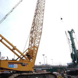China 30 Meters Jib 150T Crawler Crane 90 Meters Lifting Height For Heavy Lifting factory