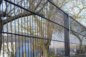 China 868 &amp; 656 Twin-Wire Mesh Security Fencing Systems With Cheaper Price factory