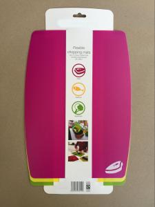 China Wear Resistant Polyethylene Chopping Board Hanging LFGB With Soft Handle factory