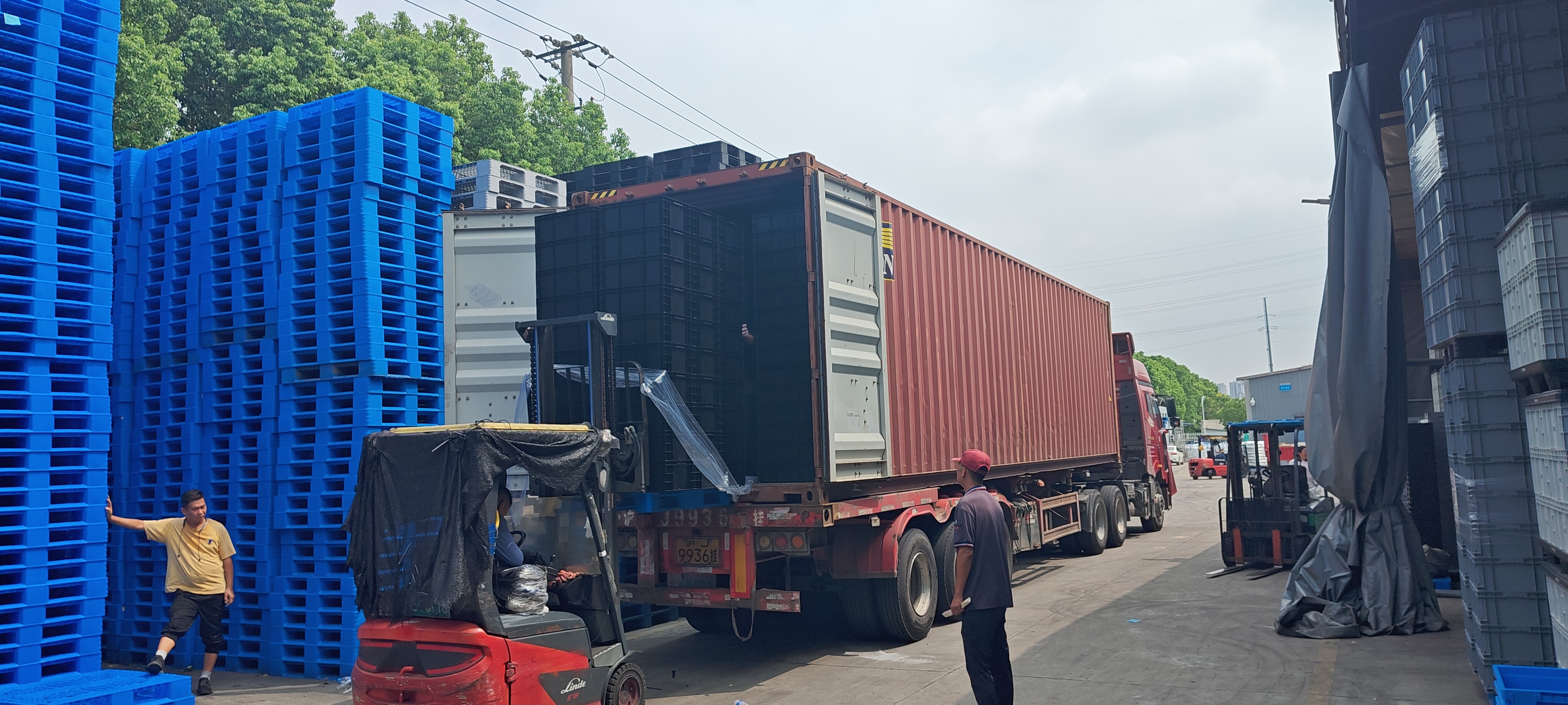 400x300mm Storage Container Stackable ESD Industrial Plastic Storage Bin Box Conductive Crate