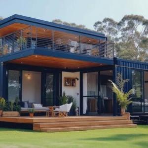 China Prefabricated Two Storey Container House Expandable Portable Homes factory
