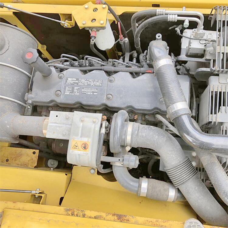 Original Komatsu PC200-8 Crawler Excavator 20 Ton with 0.8m3 Bucket Capacity in Japan