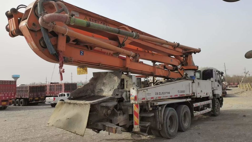 Zoomlion 38 Meters Concrete Pump Truck for Sale in 13 Years, Good Condition