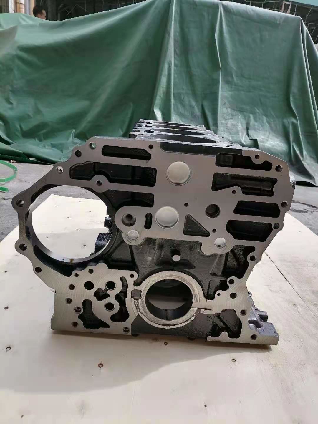 8-98204533-0 8982045330 Excavator Engine Parts 4HK1 4HF1 4HG1 4HE1 Cylinder Block