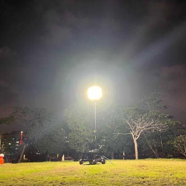 China Power Generator Balloon Light Tower Lamp 96000lm Telescoping Light Tower factory