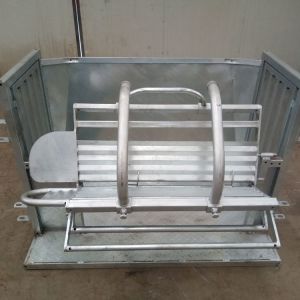 China Smooth Galvanized Sheep Treatment Turnover Crush Catcher For Vet factory