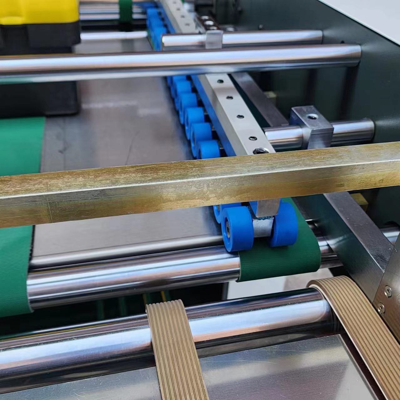 DG960G Automatic V Grooving Machine Auto-Correction Paperboard and Rigid Box Slotting Machine