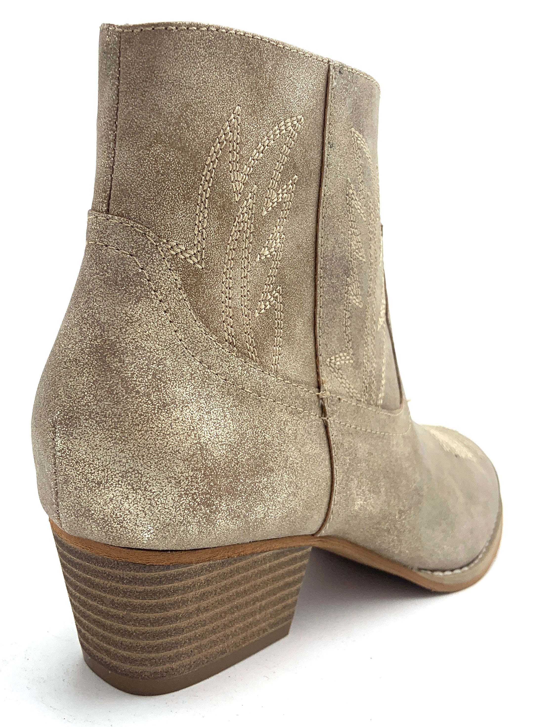 Stylish Women Shoe Boots With Rubber Outsole And Mid Calf Height