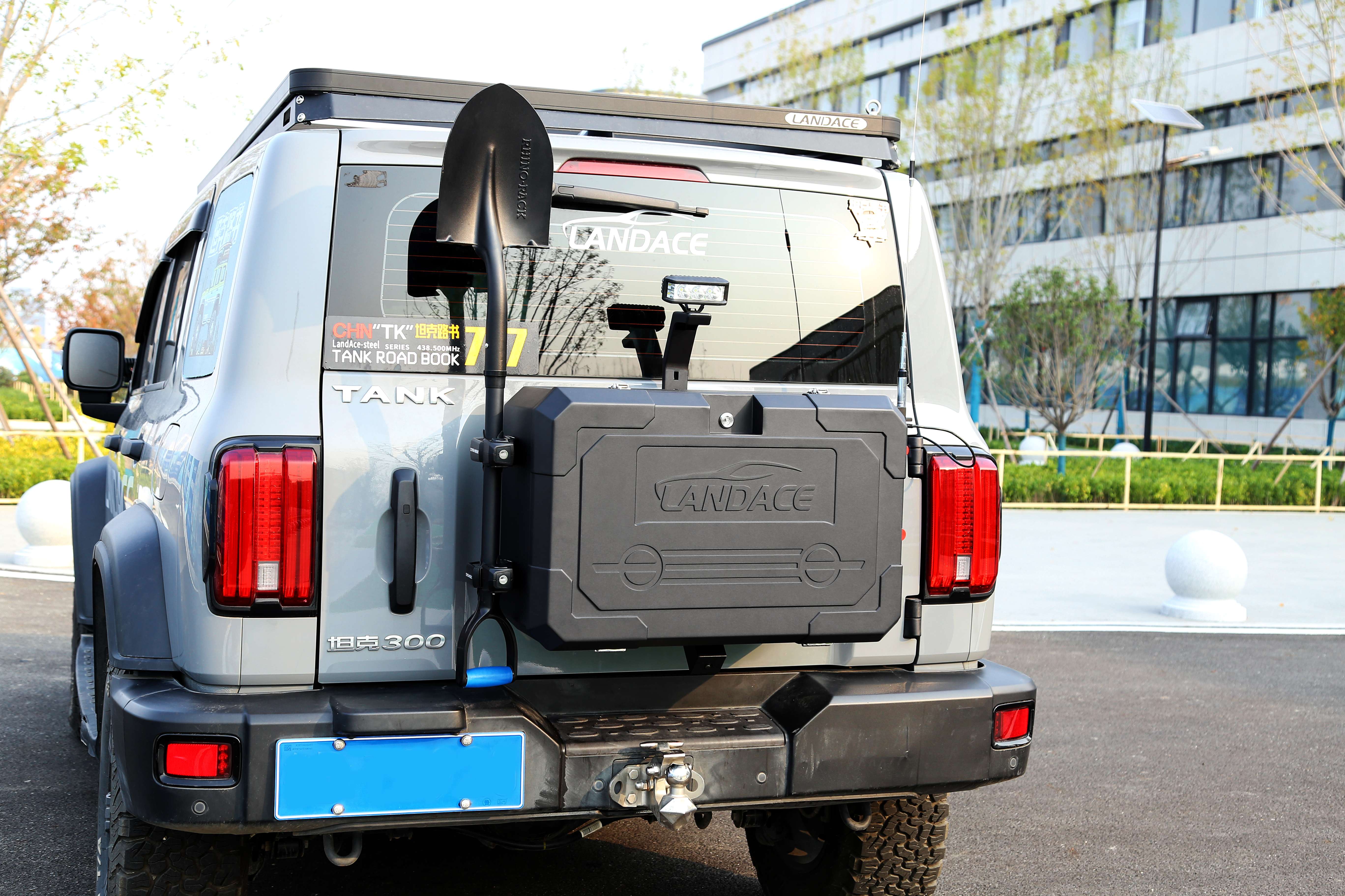 WEY TANK 300 Rear Door Outside Storage Box Bag Aluminum Alloy JEEP Fit Net Weight 13.4kg