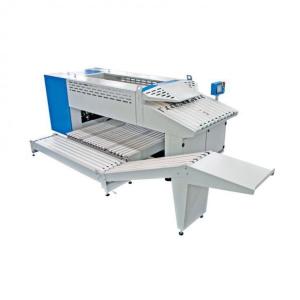China Economical Laundry Towel Folding Machine Improving Labor Productivity High Stability factory
