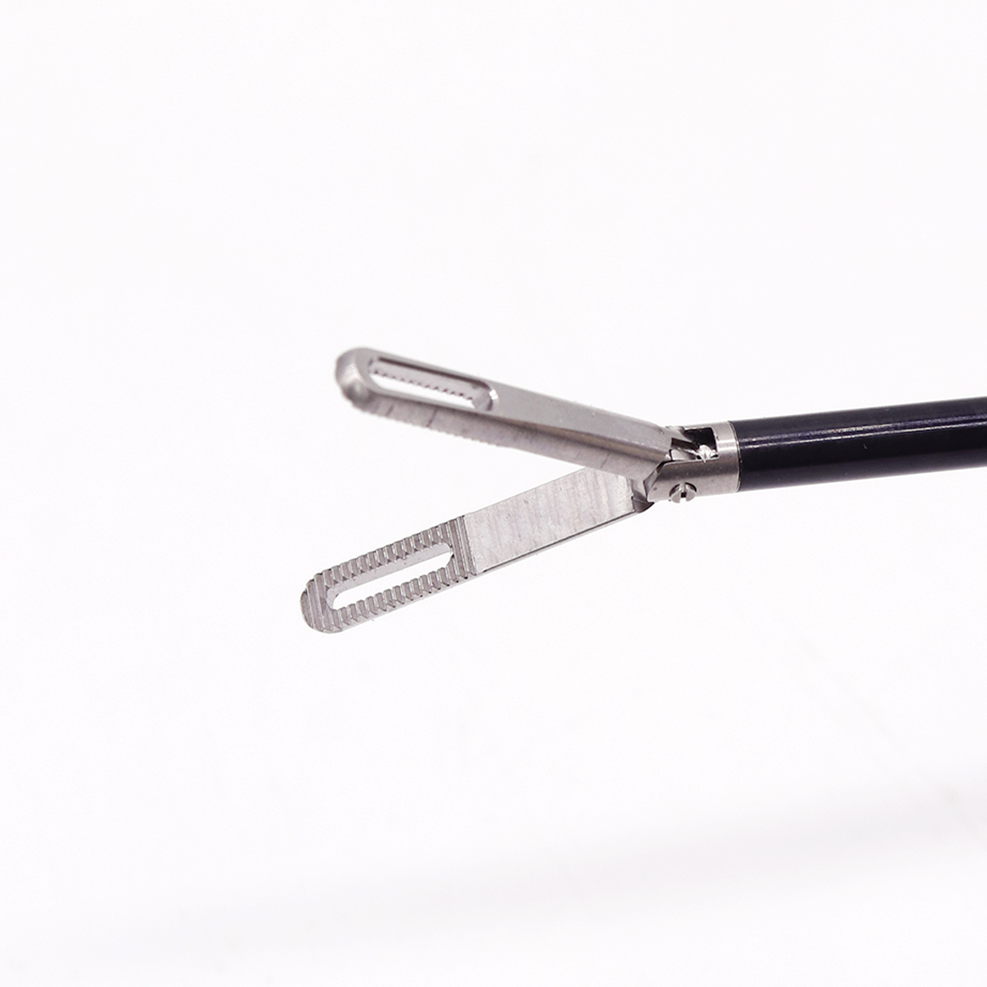 Smooth Steel Wanhe 5mm Reusable Laparoscopic Atraumatic Forceps with CE Certification