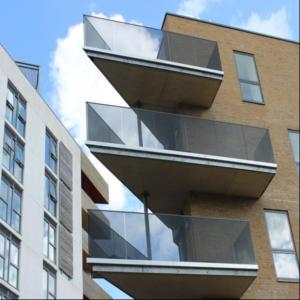 China Morden Glass Railing 8+8mm Laminated Tempered Glass Aluminum U Channel Glass Railing factory