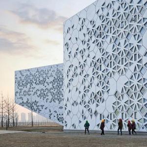 China CNC Aluminum Curtain Wall Metal Panel PVDF Coating Fireproof factory