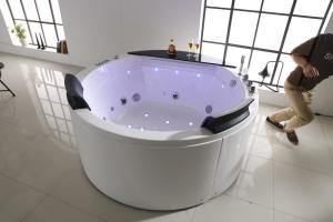 China Air Bubble Freestanding Bathtub 67 X 32 66 Inch Waterfall Jacuzzi Bathtub factory