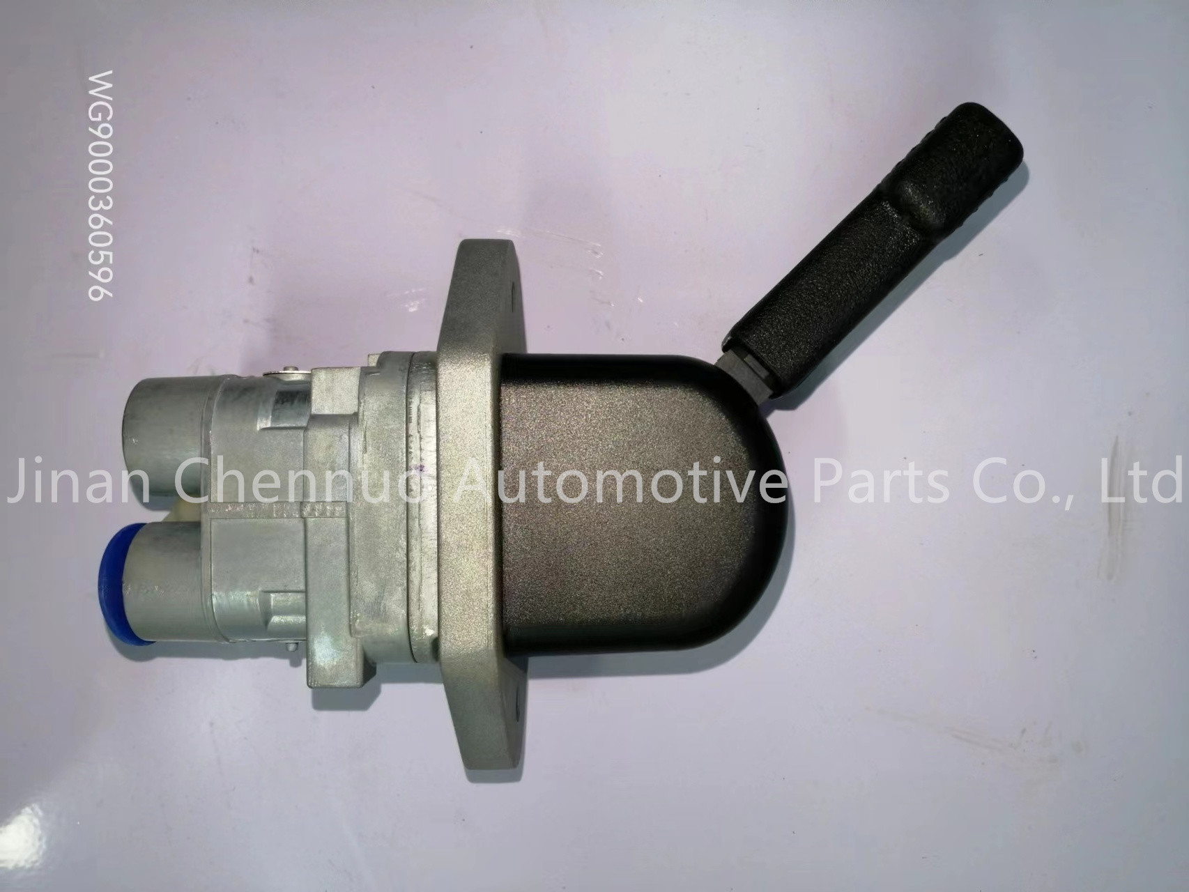 Shandeka C9H Trailer handbrake valve WG9000360596 China Heavy Truck Parts