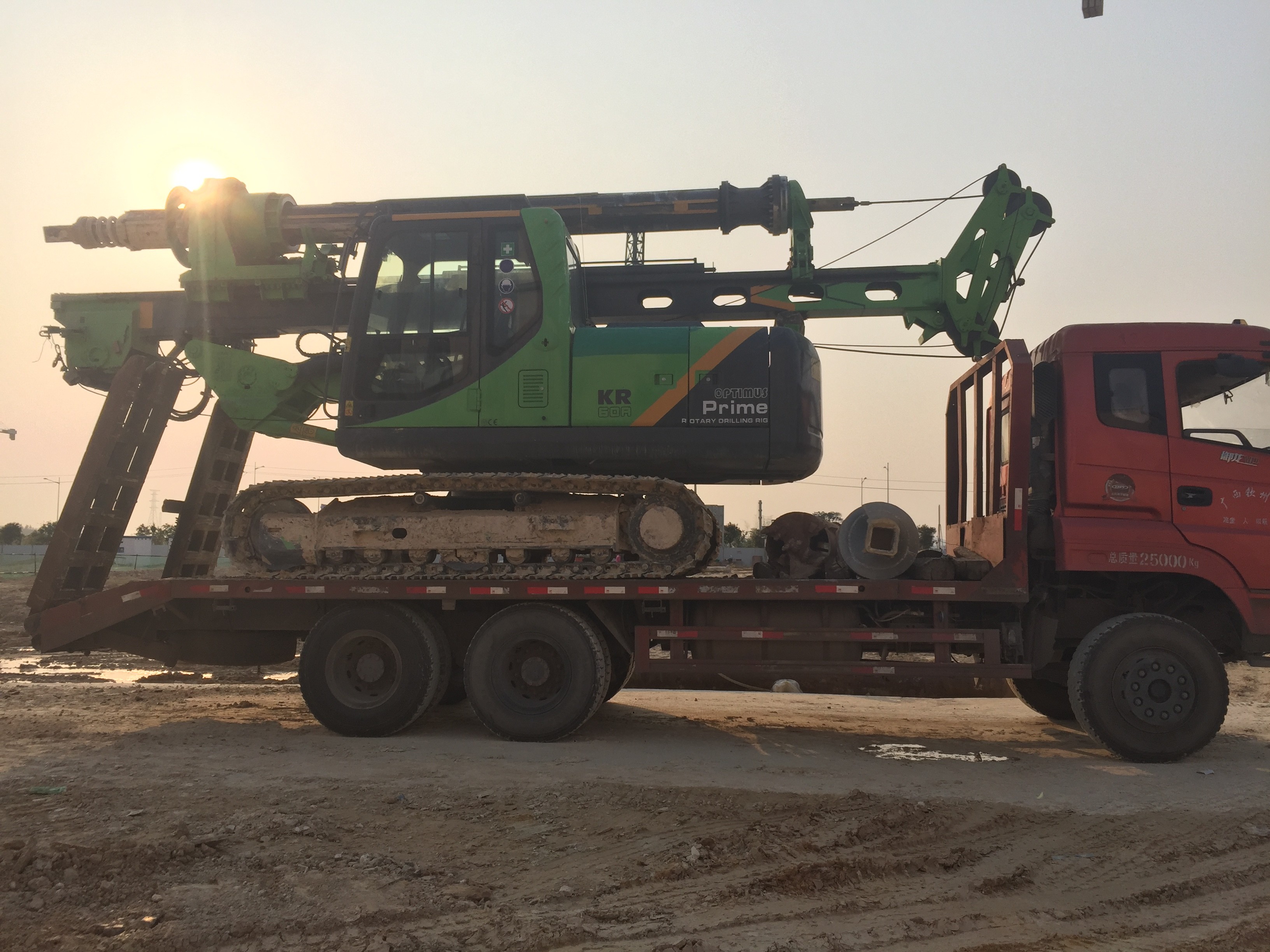 90kw/2200rpm Piling Rig Equipment With 100kN Crowd Cylinder Pushing Force