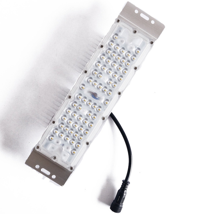 50W SMD3030 PC Lens LED Street Light Module Waterproof 8 Series 8 Parallel 48V With Heat Sink