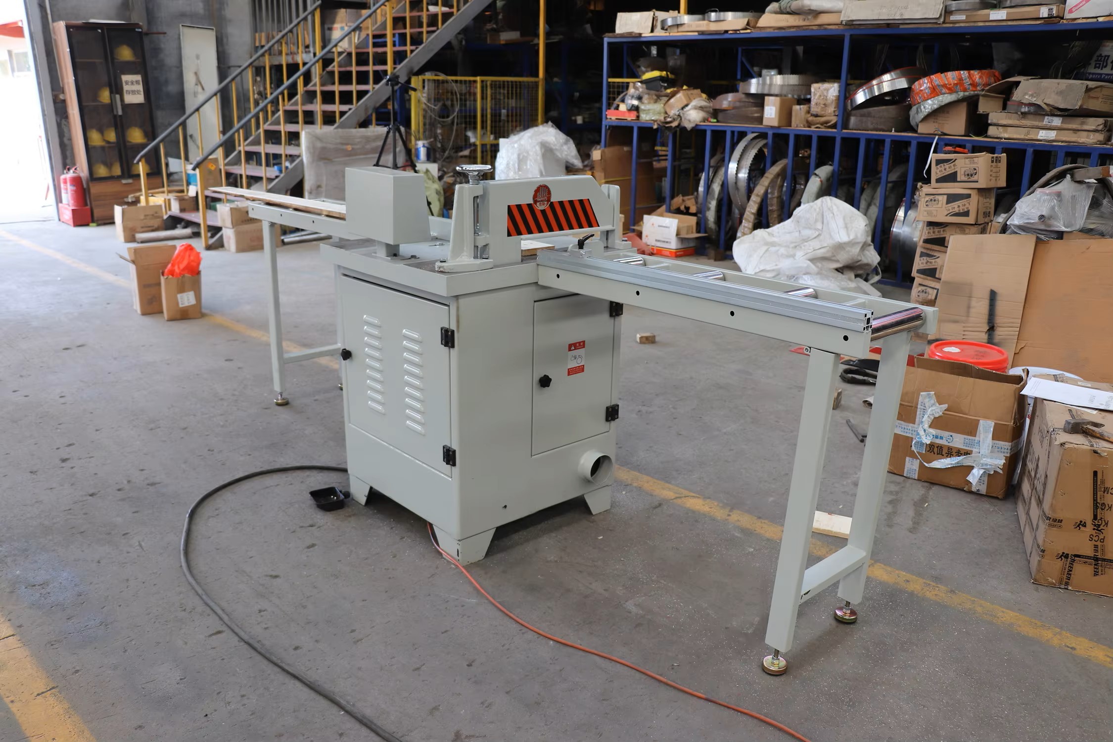 High Speed Automatic Timber Wood Cut Off Saw Wood Cross Cutting Saw Machine
