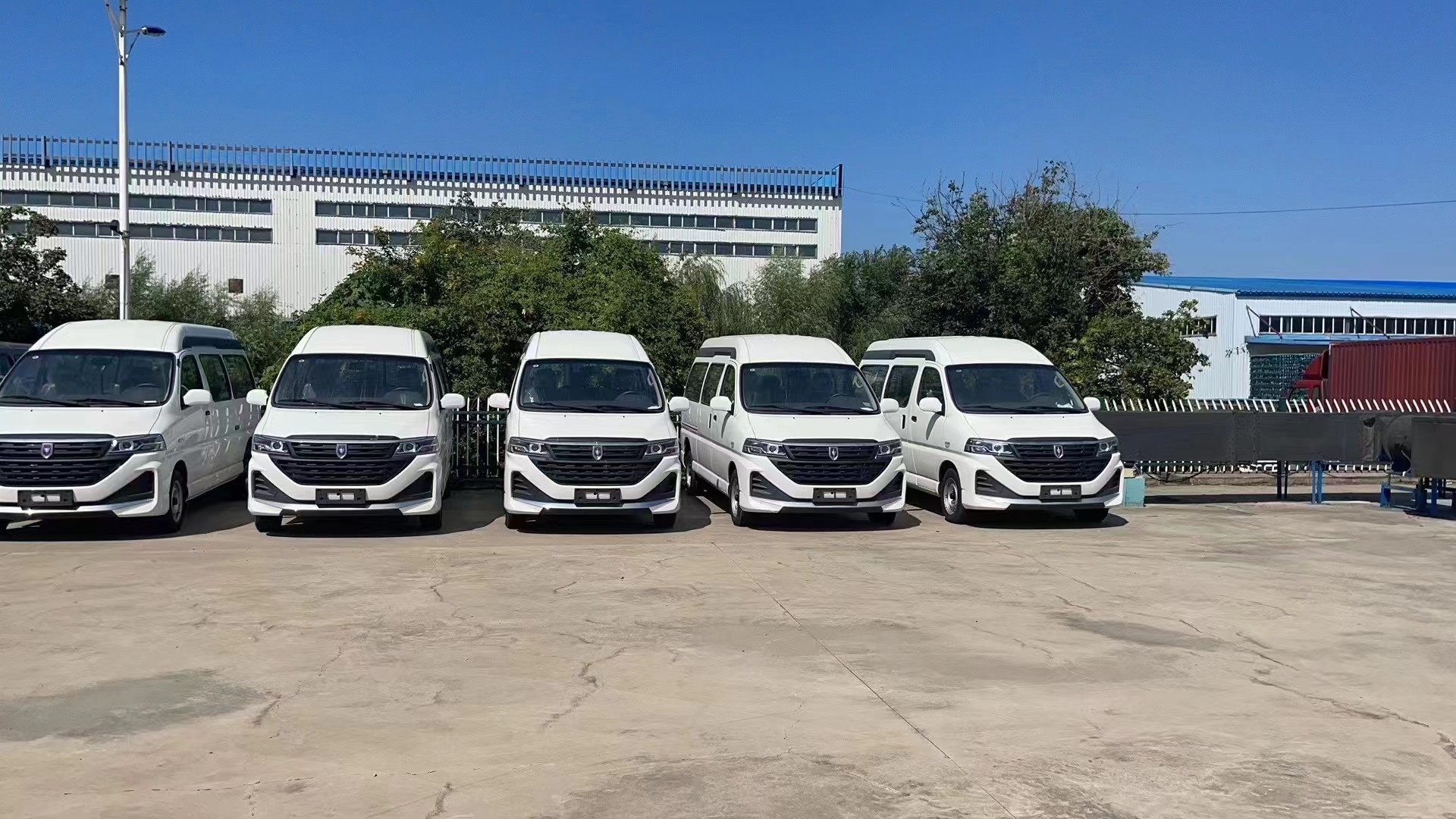 Minivan Price Jinbei Hiace 6 Seats High Roof Gasoline Engine Left Hand Drive