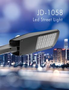 China ENEC IP66 Waterproof 13000LM 100 Watt LED Street Light factory