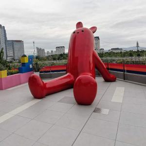 China Shopping Centre Decoration Red Giant Fiberglass Rabbit Statue factory