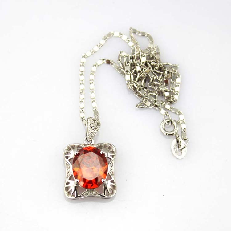 925 Sterling Silver Oval Garnet Cubic Zircon Pendant with Silver Chain (P11)