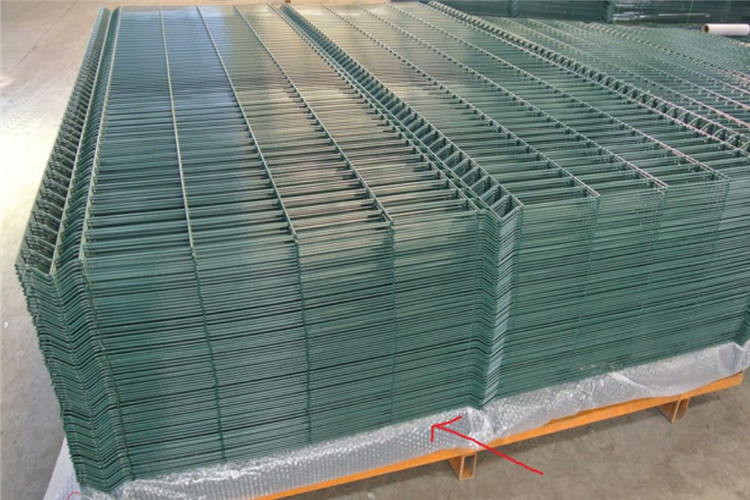 PVC Welded Galvanized Iron Wire Mesh Fence 3D Garden Perimeter Fencing