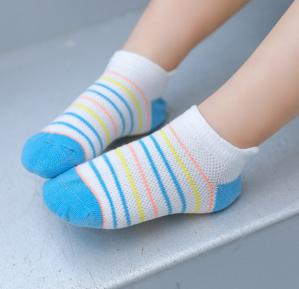 China Eco Friendly Kids Tube Socks , Kids Striped Socks Cotton White Asian Teen School Boy Socks factory
