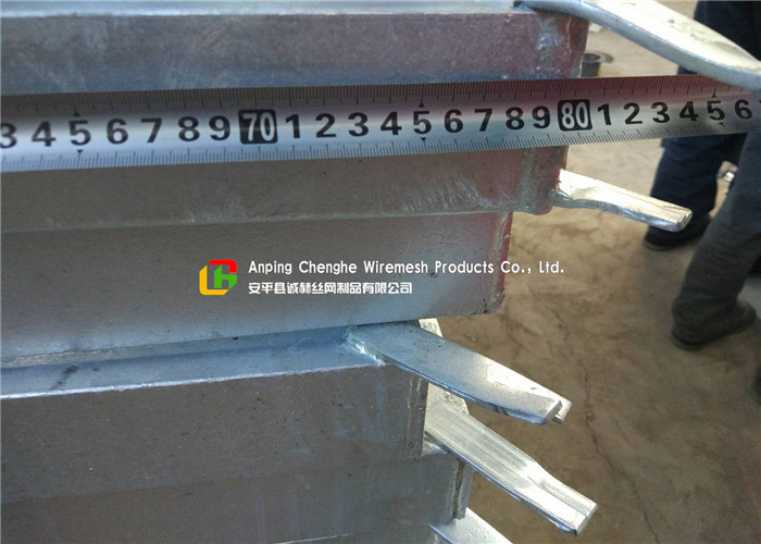 City Roads​ Concealed Manhole Cover 10 - 300mm Height With Fish Tail