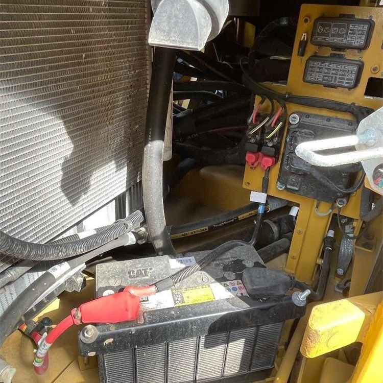 Cat 310E Excavator Japan Original 2800 Working Hours 9560 KG Operating Weight Used Small