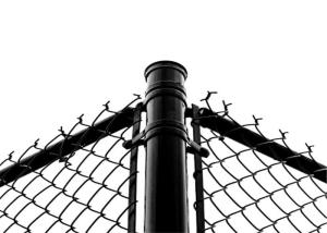 China 50mm Hole 8 Ft Black Vinyl Chain Link Fence Pvc Coated Temp factory